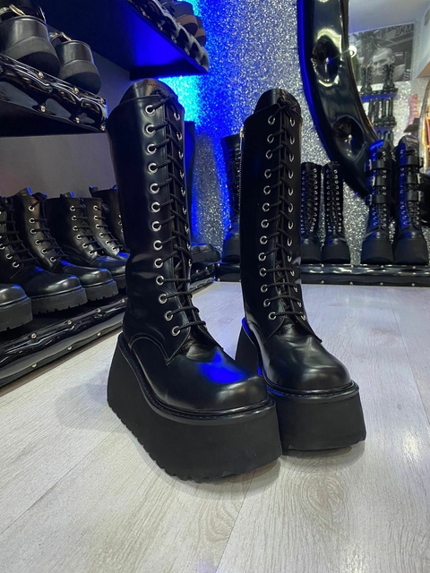 Borcego cierre de metal con plataforma