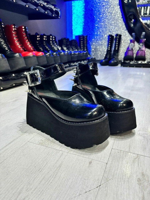 Guillermina abierta charol legitimo de cuero con puas