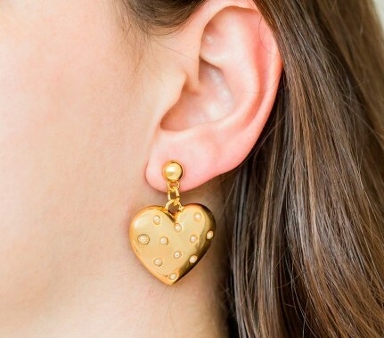 Brinco Coração Com Mini Pérolas - Banhado a Ouro 18k