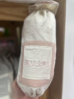 Guarda Bolsas Pekin con bordado artesanal. - comprar online
