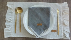 SERVILLETAS DE GASA CON PUNTILLA. PACK X 4