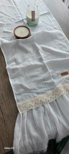 Camino de Mesa con con puntilla "Romantic" - comprar online