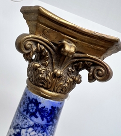 Castical de Porcelana - Azul e Branco com Detalhes em Bronze - loja online
