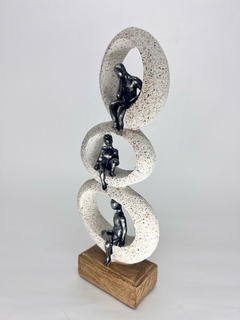 Escultura Pó de Pedra - 3 Circulos Brancos e e Homens Pratas - comprar online