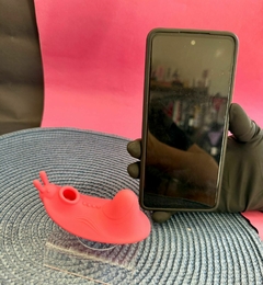 Vibrador de Calcinha Butterfly com Sucção e Imã na internet