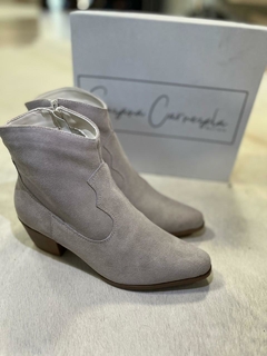 Bota Suzana Carnezela Camurça