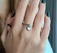 Anillo tipo Pandora con dije en internet