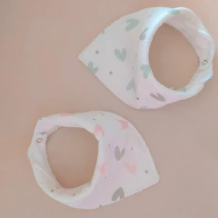 Babero bandana de toalla y tusor estampado CORAZONES en internet