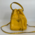 Bolsa Prada Bucket Amarela na internet