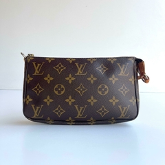 Louis Vuitton Pochette Accesoires Monograma - Vai Vem no Closet