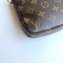 Louis Vuitton Pochette Accesoires Monograma na internet