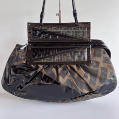 Fendi To You Zucca Maxi Clutch na internet