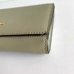Michael Kors Saffiano Crossbody Verde na internet
