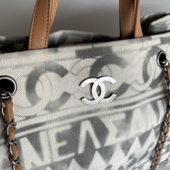 Chanel Iliad Tote Bege Estampada - loja online