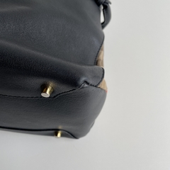 Burberry Banner House Check Preta - comprar online