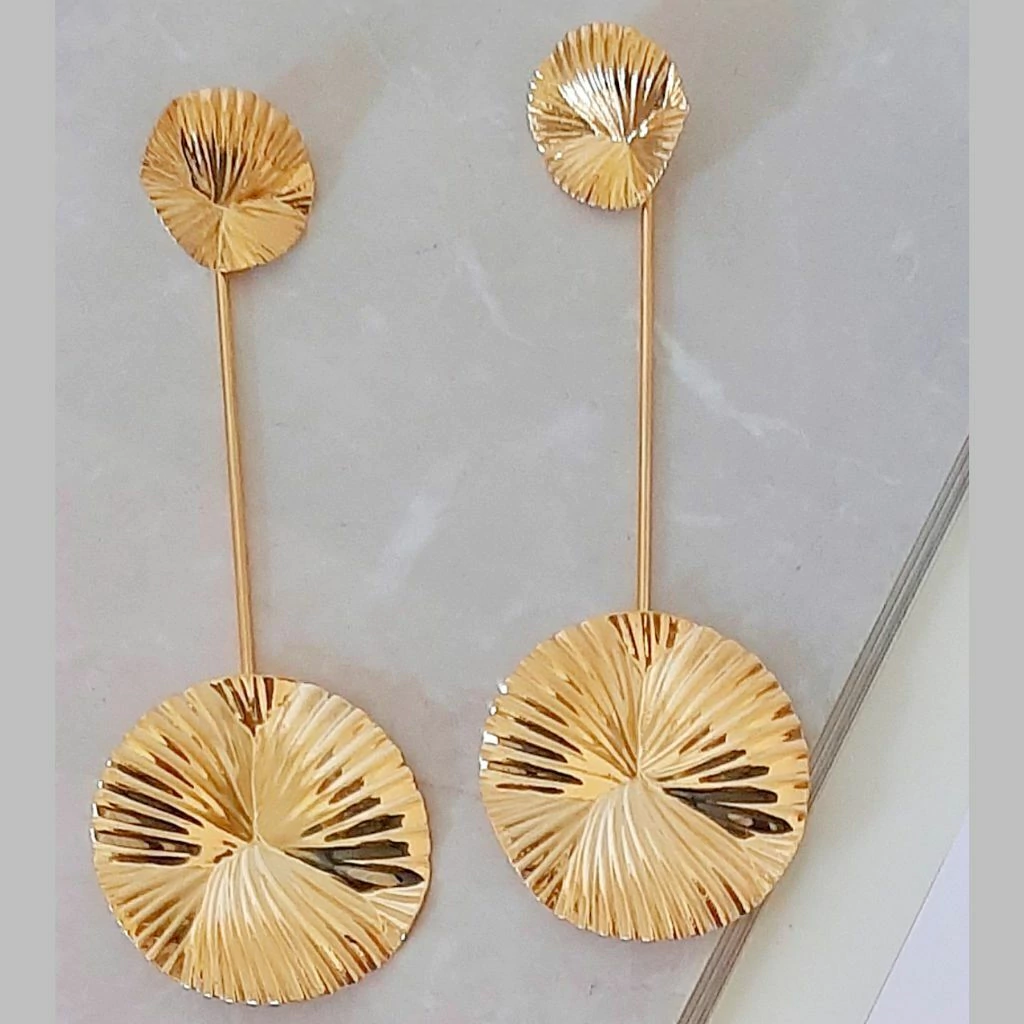 Brinco Pendulo Longo Flor Organico maxi Dominio folheado e hipoalergenico VOL