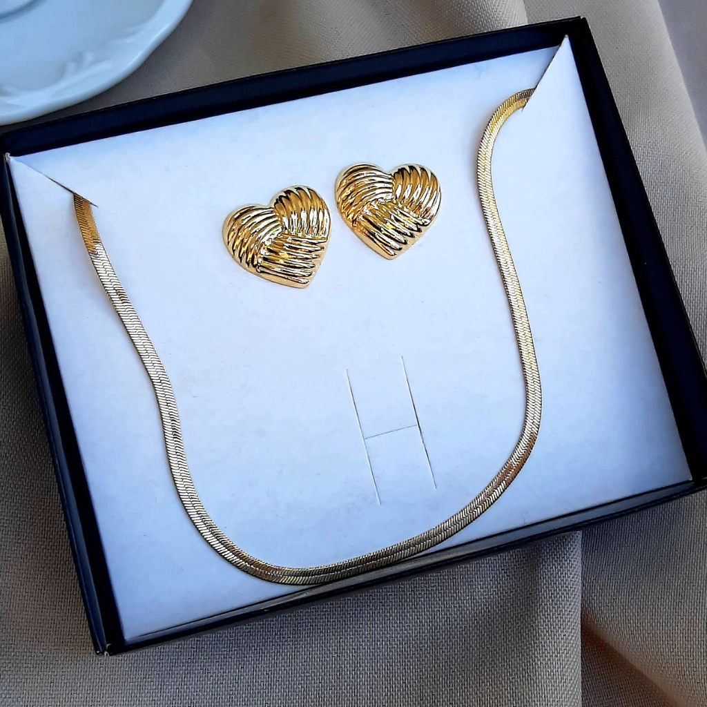 Conjunto Mil amores coração folheado a ouro 18k hipoalérgico