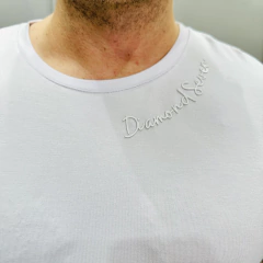99 - CAMISETA LONG CURVA na internet