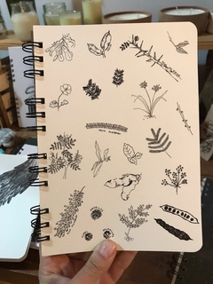 Cuaderno ilustrado (hojas lisas, tapa blanda) #3