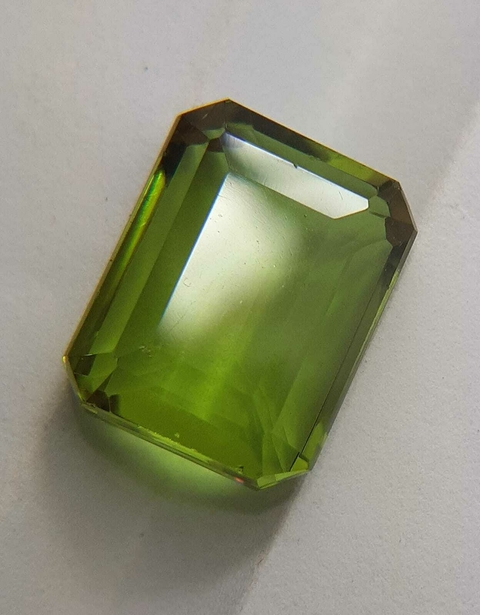 Alexandrita, Pavão, Almofada 15MMX12MMX07MM 13.70-Cts - comprar online