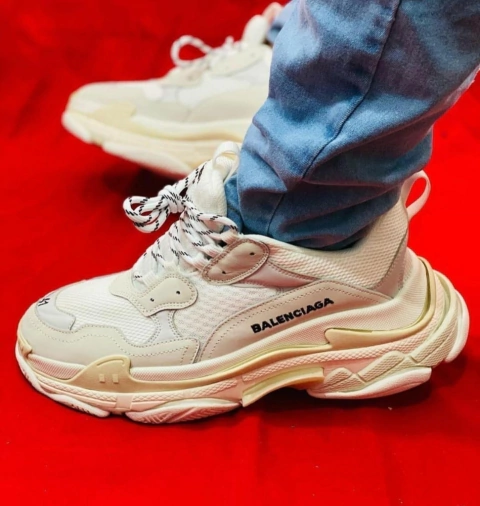BALENCIAGA TRIPLE S