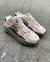 ADIDAS YEEZY BOOST 700 na internet