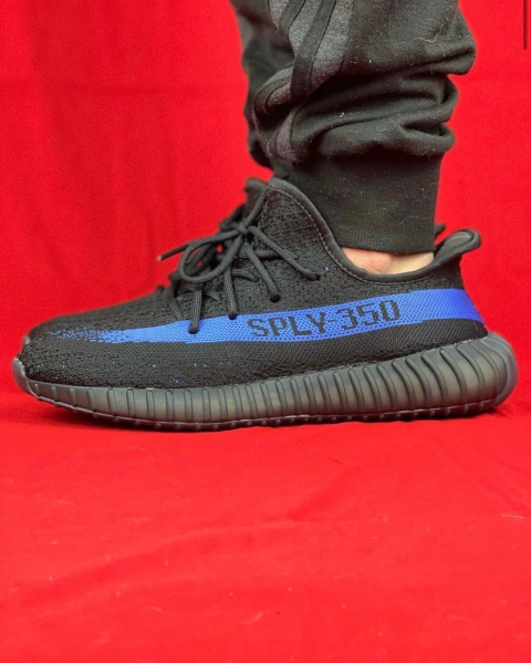 ADIDAS YEEZY BOOST 350 PRETO E AZUL