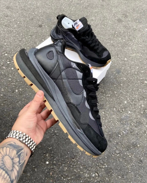 NIKE X SACAI VAPORWAFFLE