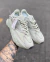 ADIDAS YEEZY BOOST 700 - comprar online