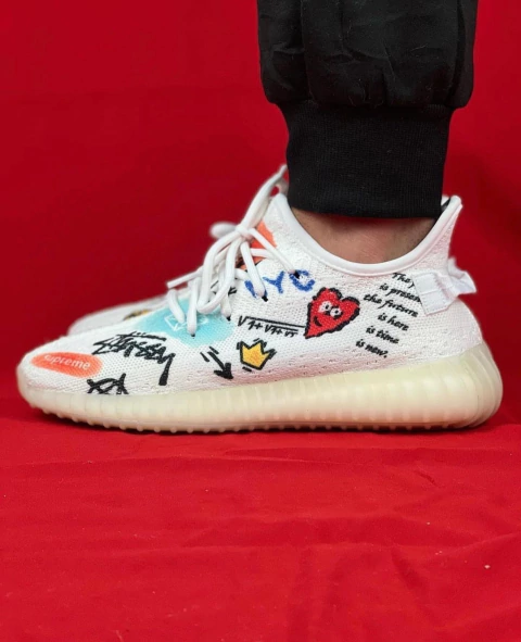 ADIDAS YEEZY BOOST 350 EDIÇÃO PERSONALIZADA