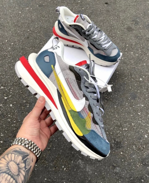 NIKE X SACAI VAPORWAFFLE
