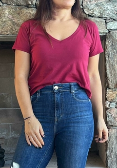 REMERA ESCOTE V CROP en internet