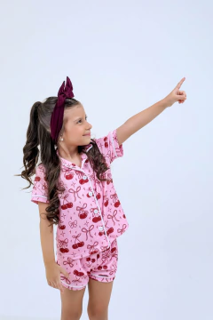 Imagem do PIJAMA INFANTIL AMERICANO MANGA CURTA E SHORT CEREJINHA PRE VENDA