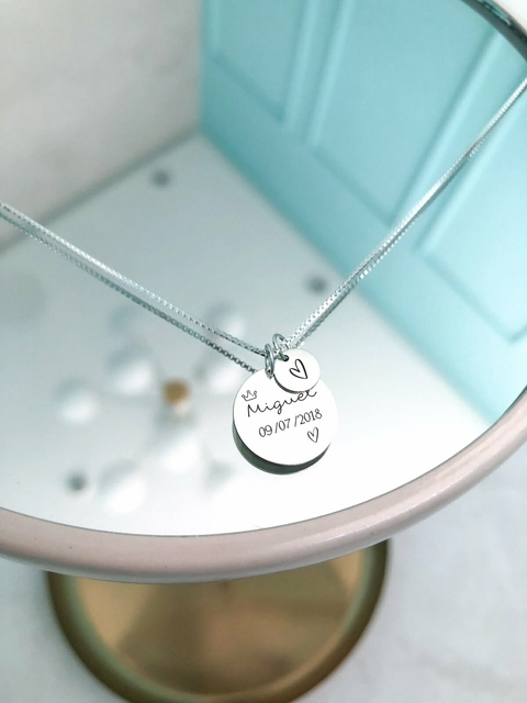 Colar Nome + Data + Coraçãozinho