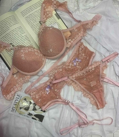 CONJUNTO COM BOJO E LIGAS BICOLOR