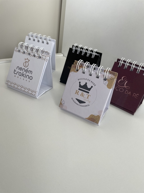 10 UND OU +/ Mini Calendário de Mesa CARTONADO - 2025