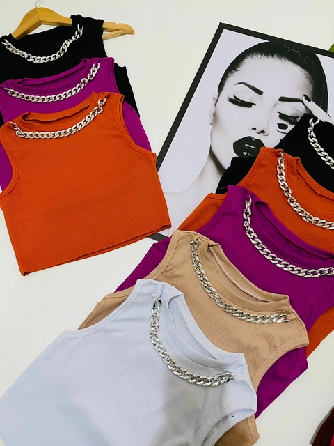 Cropped com correntes