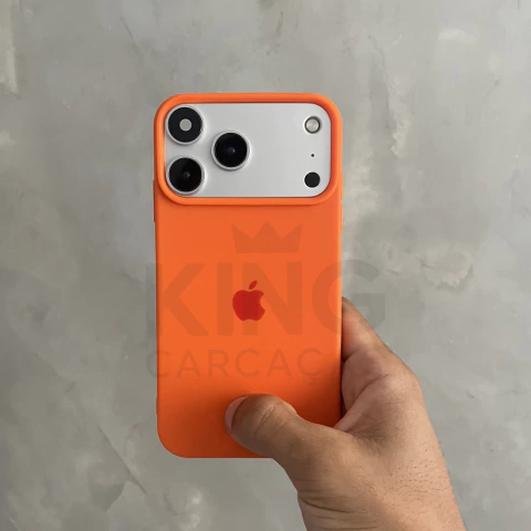 Capa XR ou 11 Adaptado no 17 Pro - KING COMERCIO E SERVICOS DE ELETRONICOS LTDA