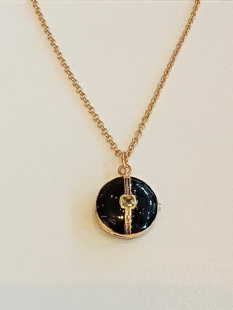 Colar Relicário Redondo Preto Ouro