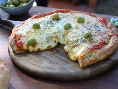 Plato Tabla Pizza Pizzera 30 Cm Madera Pettish Online - Pettish Bazar