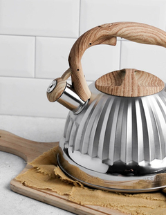 Pava Silbadora Acero Inox 3.2 Lts Diseño - tienda online