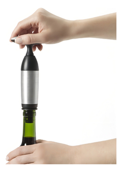 Oxo Bomba De Vacío Para Vino Para Vino Con Dos Stoppers Color Negro Y Acero - comprar online