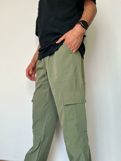 Pantalón Cargo El Don en internet