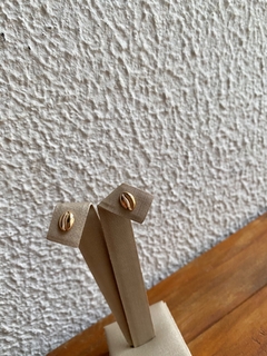 Brinco Mini Búzio Dourado