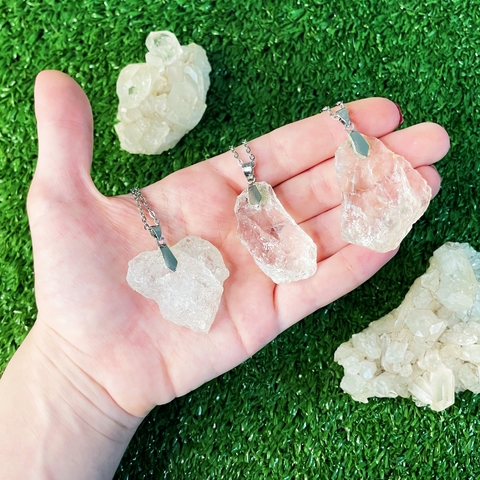 Colar aço inóx com Cristal de Quartzo bruto