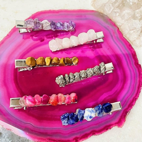 Presilhas Bico de Pato com Pedras Naturais