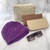 GORRO TRENZADO CON FLOR LILA - comprar online