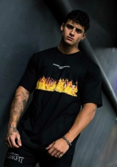 REMERA OVERSIZE FUARK (FUEGO)