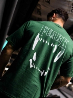 REMERA OVERSIZE FUARK (MORDIDA VERDE)