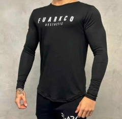 REMERA MANGA LARGA FUARK (FUARKCO-NEGRA)